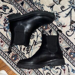 Everlane Chelsea Lug Boots Black 8.5 TTS